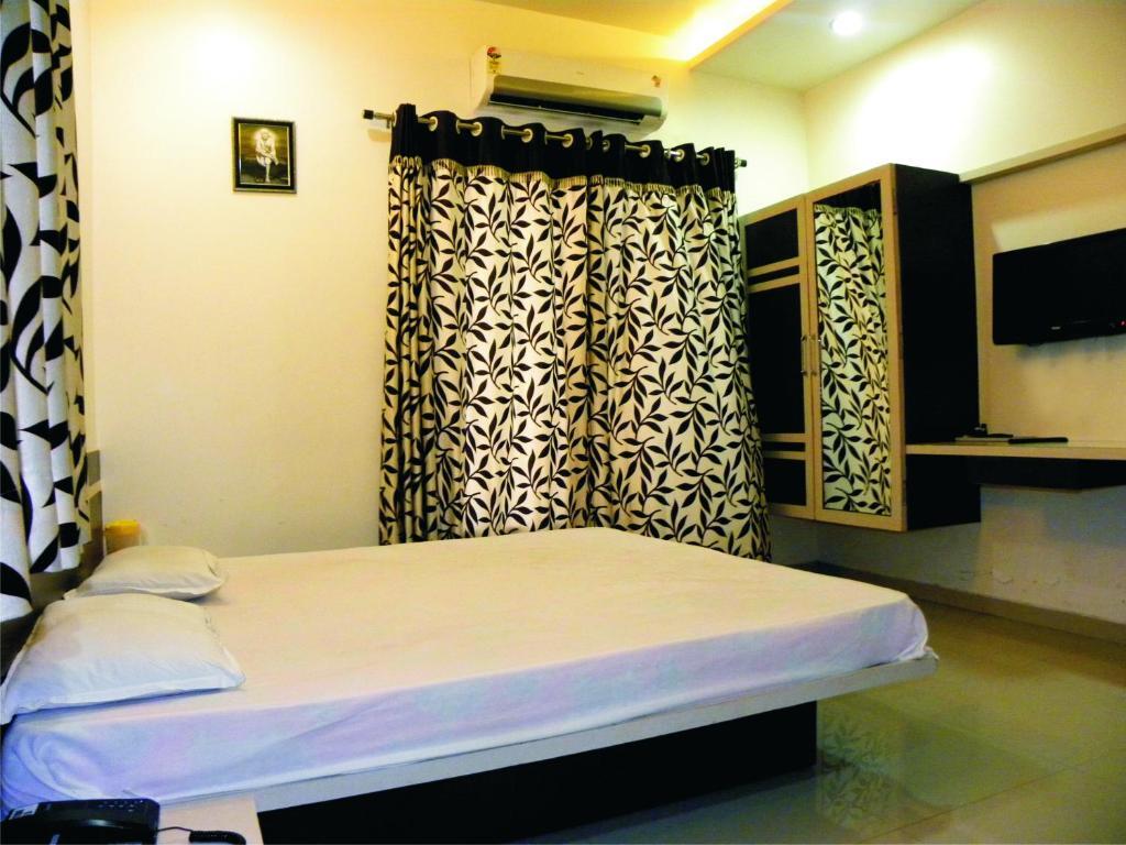Hotel Shradha Saburi Palace Shirdi Værelse billede